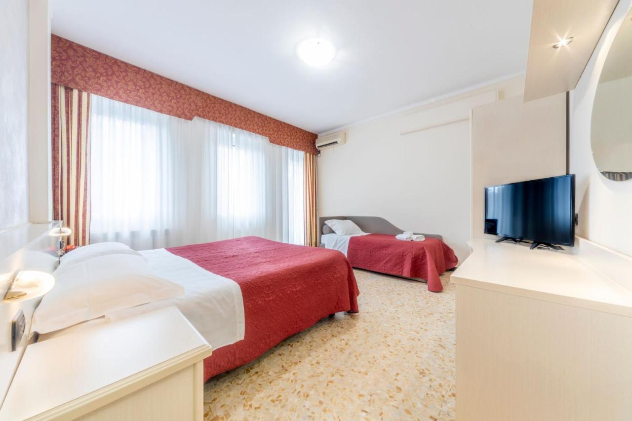 Gold Hotel Bordighera Exterior photo