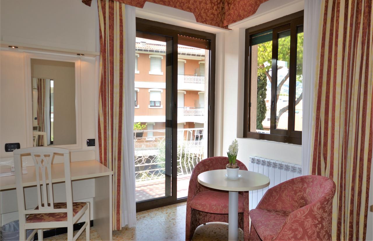 Gold Hotel Bordighera Exterior photo